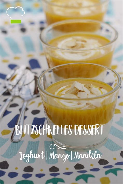 Blitz-Dessert mit Mango-Swirl in kleinen Gläsern