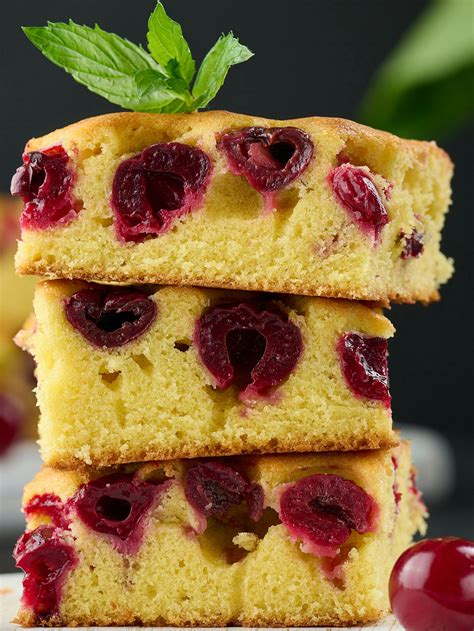 Blitzkuchen auf dem Blech mit Zuckerguss