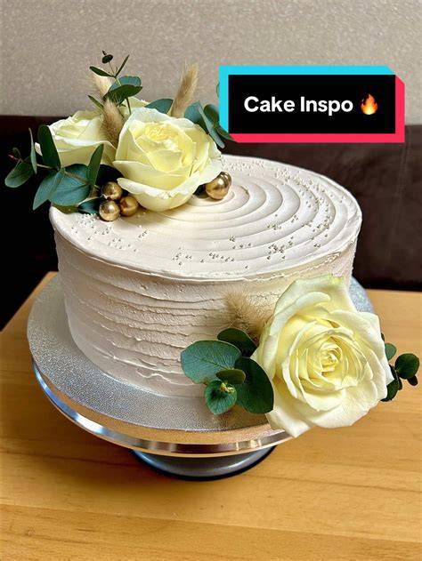 Blumen-Dekoration auf Torten