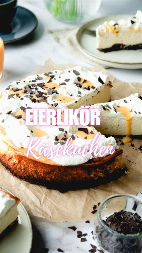 Boden aus zermahlenen Lotus-Keksen und Butter, festgedrückt in Springform