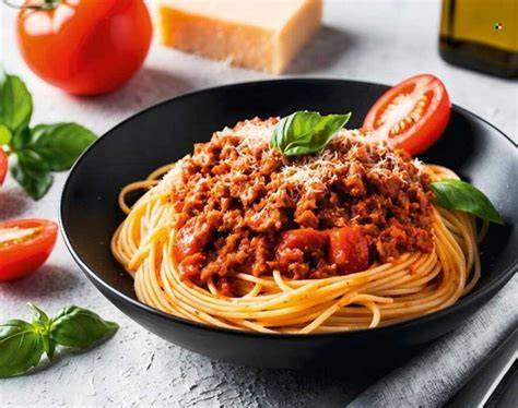 Bolognese mit frischen Zutaten und Gewürzen