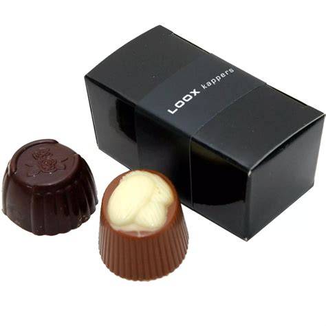 Bonbons in Zellophan verpackt als Geschenk
