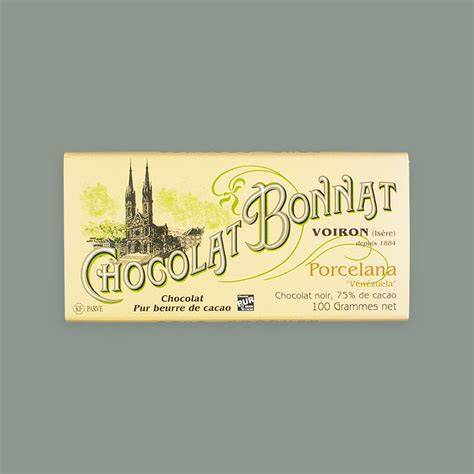 Bonnat Schokoladentafeln und Bohnen