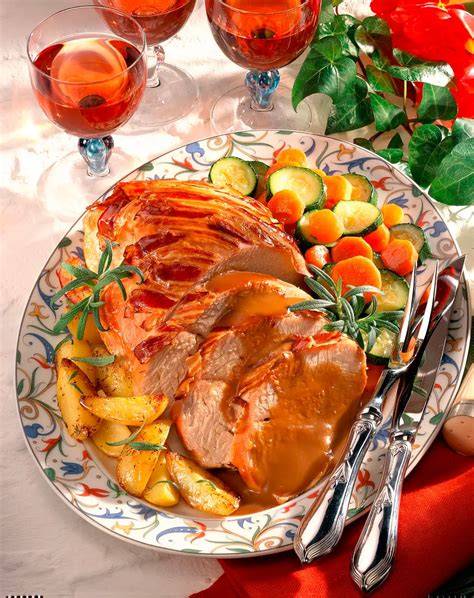 Bräter mit Putenbraten und Honigglasur