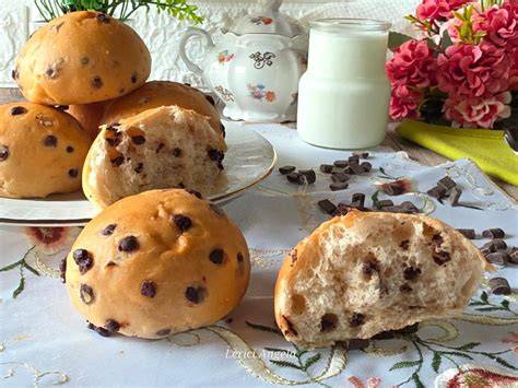 Brötchen mit Samen und Schokotropfen