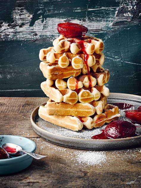 Brüsseler Waffeln mit unterschiedlichen Toppings und Beilagen