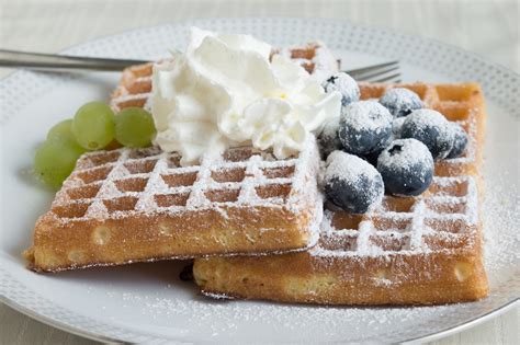 Brüsseler und Lütticher Waffeln nebeneinander