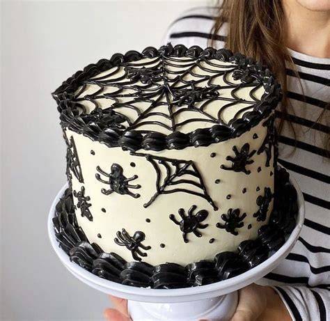 Brain Cake, Spinnennetz-Torte und Kürbis-Torte Collection