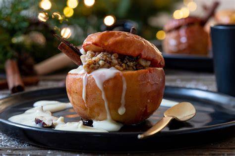 Bratapfel mit Marzipan - Nahaufnahme der Füllung