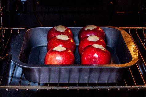 Bratapfel mit Vanillepuddingfüllung im Ofen