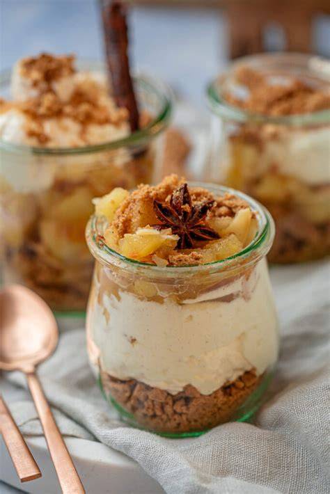 Bratapfel mit knusprigem Spekulatius-Topping