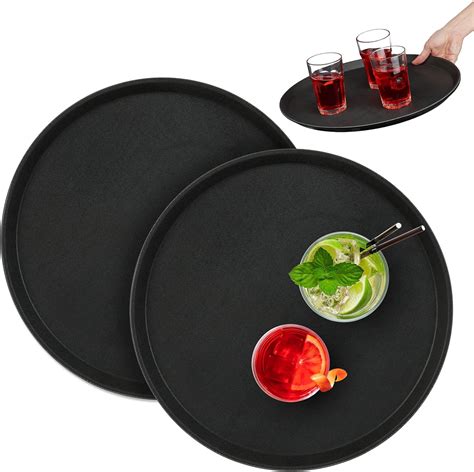Bratapfel-Gläser auf Serviertablett
