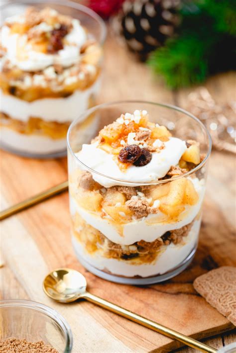 Bratapfel-Tiramisu mit Marzipan - serviert im Glas