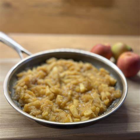 Bratapfelfüllung in Pfanne