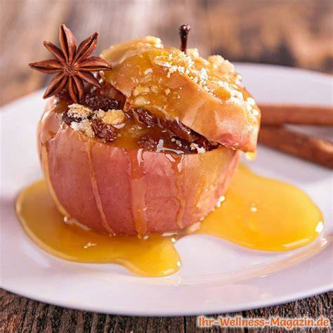 Bratapfelstücke und Marzipan-Flocken