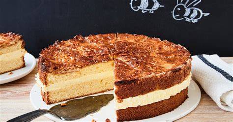 Brigitte Sporrer / Einfach Backen - Bienenstich mit Puddingfüllung