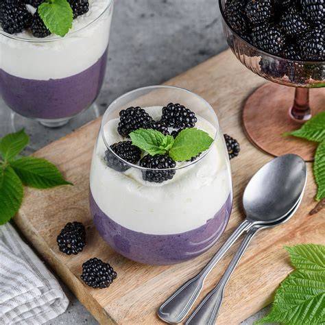 Brombeer-Aquafaba-Mousse