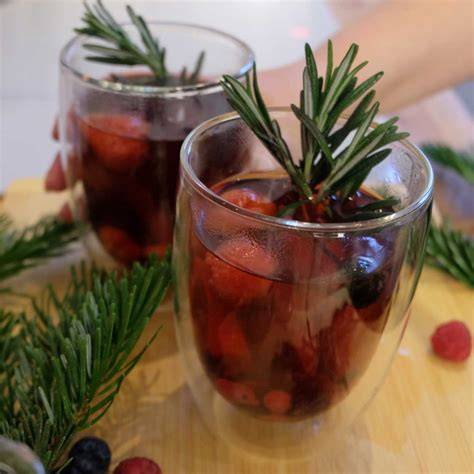 Brombeer-Kompott mit Rosmarin und Johannisbeernektar