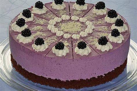 Brombeer-Quarktorte ohne Gelatine: Serviervorschlag