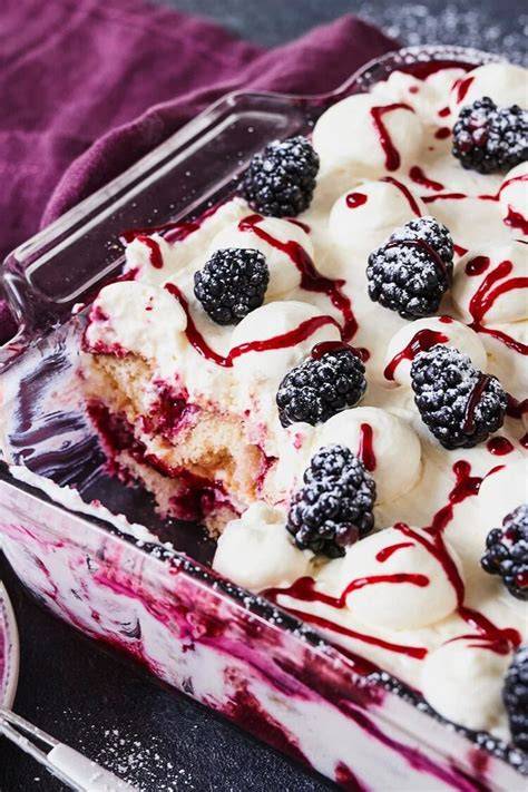 Brombeer-Tiramisu mit Kaffee und Schokolade