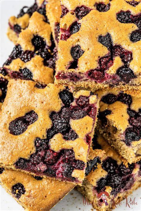 Brombeer-Vollkorn-Blechkuchen mit Einkorn