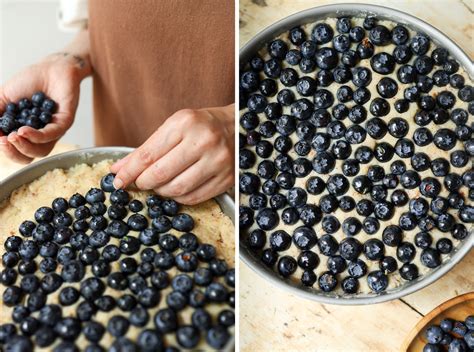 Brombeeren auf dem vorbereiteten Kuchenteig verteilt mit Zitronensaft