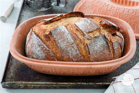 Brot im gewässerten Römertopf: Saftigkeit und Kruste