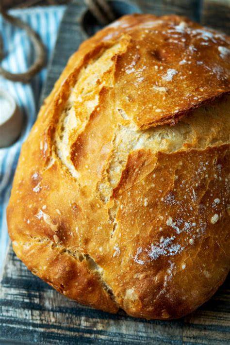Brot mit Ziegenkäsefüllung und Honig im Pizzaofen gebacken