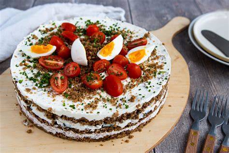 Brottorte, Schichten und Dekoration - Schritt für Schritt