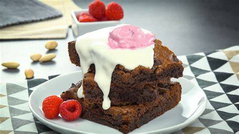 Brownie mit Mandelcreme und Schokoglasur