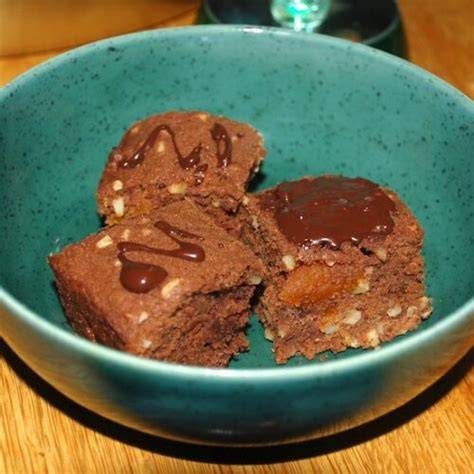 Brownies mit Aprikosen und Mandeln