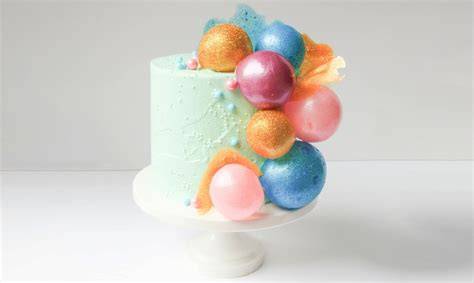 Bubble Cake mit Gelatine Kugeln als Deko