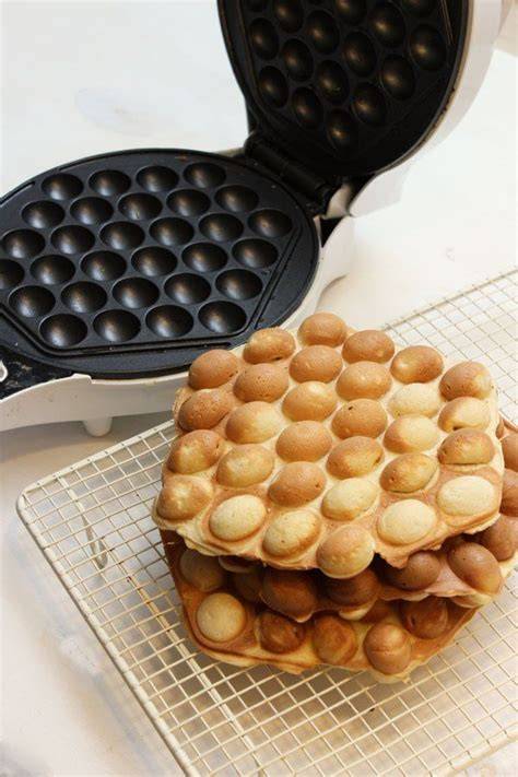 Bubble Waffeln frisch gebacken mit typischer Blasenstruktur