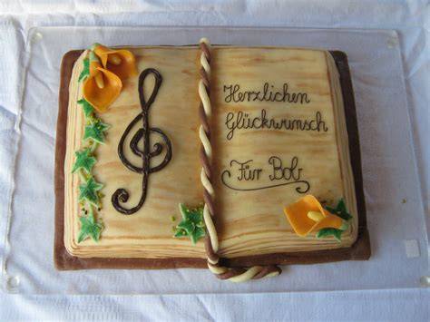 Buchtorte mit strukturierten Fondantseiten für den echten „Seiten-Look“