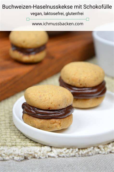 Buchweizen-Haselnuss-Kekse mit veganer Schokofüllung