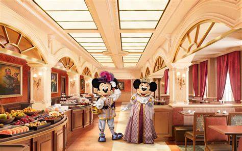 Buffets, Restaurants und Disney Torten in Disneyland Paris