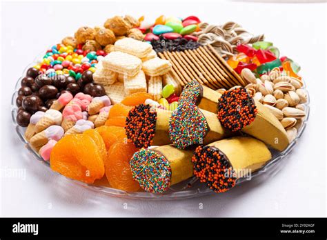 Bunte Auswahl diabetesgeeigneter Desserts und Snacks