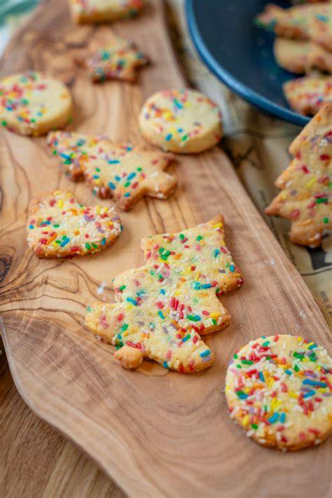 Bunte Deko-Ideen für Plätzchen: Streusel, Mandeln, Schokolade