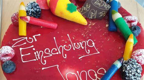 Bunte Fondant-Buntstifte für Einschulungstorten