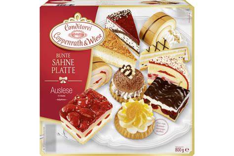 Bunte Sahne Platte mit verschiedenen Tortenstücken