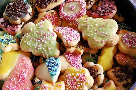 Bunte verzierte Butterplätzchen