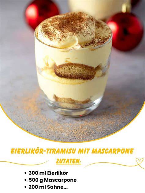 Butter, Eier, Eierlikör und Mascarpone als Hauptzutaten auf einem Tablett