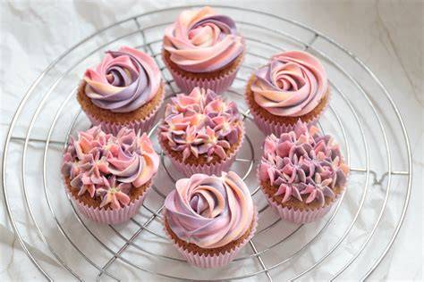 Buttercreme Dekoration für Cupcakes und Torten