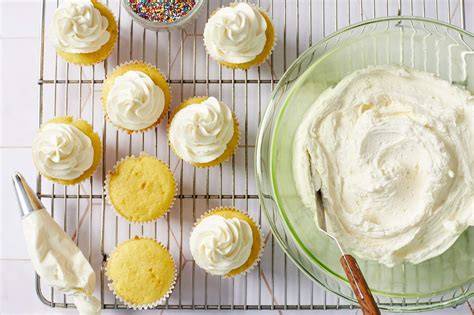 Buttercreme-Spritz-Dekor