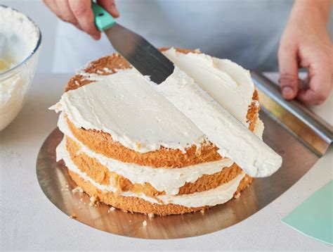 Buttercreme-Torte Schritt für Schritt Aufbau
