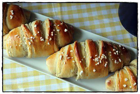 Butterhörnchen mit Schoko-Nuss-Füllung