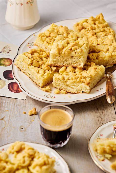 Butterkuchen vom Blech mit Frucht und Nuss