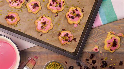 Buttermilch-Kekse und Mürbeteigkekse mit Cranberry
