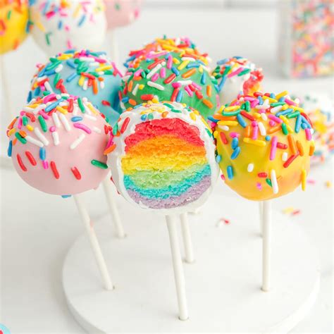 Cake Pops bunt auf Styroporblock