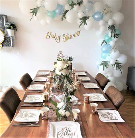 Cake-Topper und kreative Babyparty-Deko